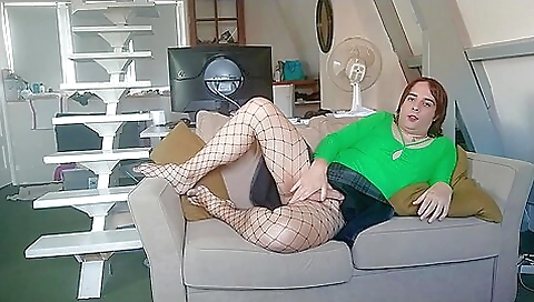 French redhead solo sex in the bedroom with her pussy