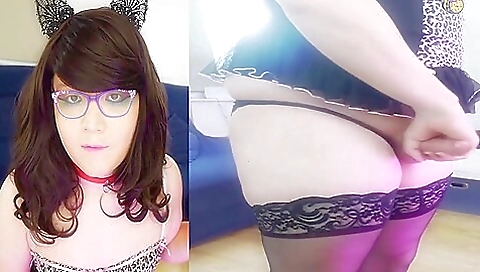 This hot brunette is doing a hot solo action today