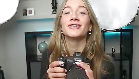 Wonder women cosplay in a sexy and amazing solo video