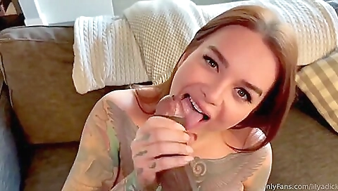 Horny amateur pornstar showing her ass in a deepthroat